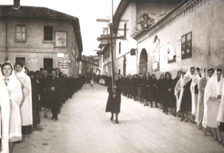 processione in Piazza San Cristoforo - anni '50