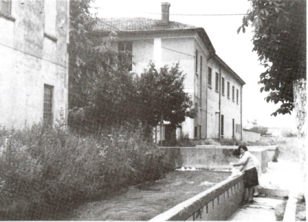 il lavatoio sul Canale Villoresi - anni '60